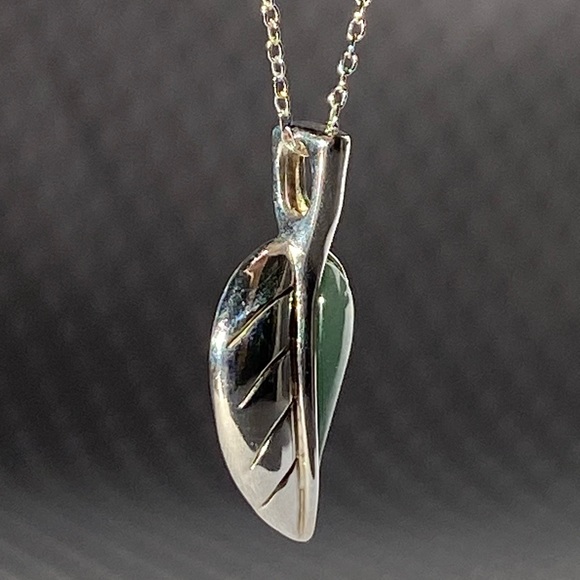Sterling Silver 925 Jadeite Jade Leaf Pendant 19.5" Chain Necklace - Picture 7 of 15